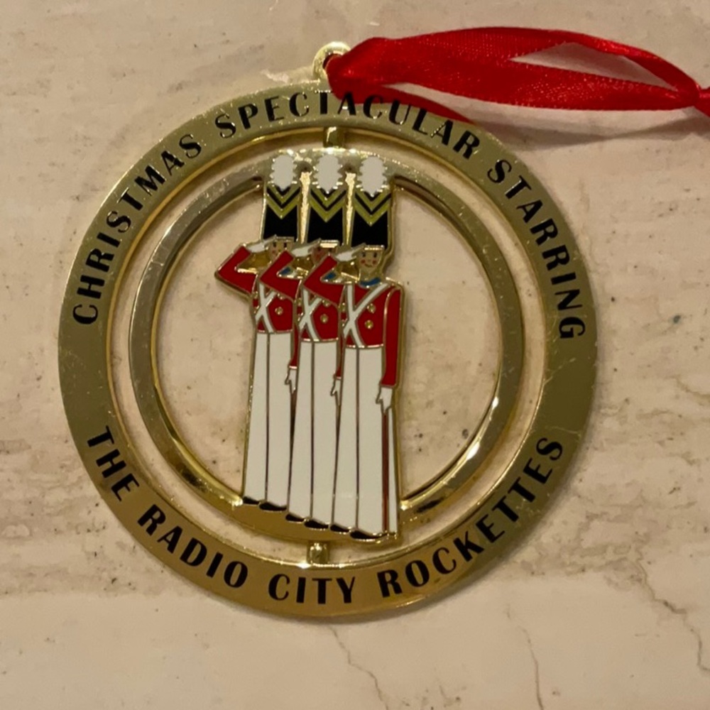 Vintage Radio City Rockettes Christmas Spectacular Solder Spinner Ornament Xmas